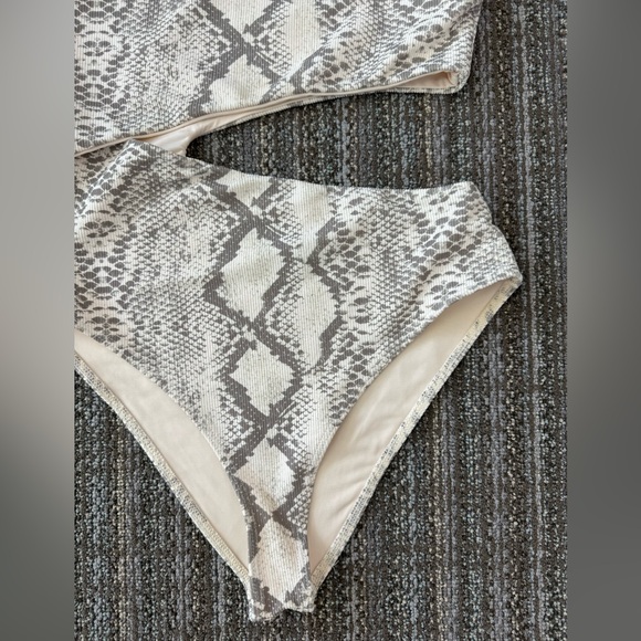 BeachRiot Celine Swimsuit In Snakeskin SzM - Picture 2 of 6